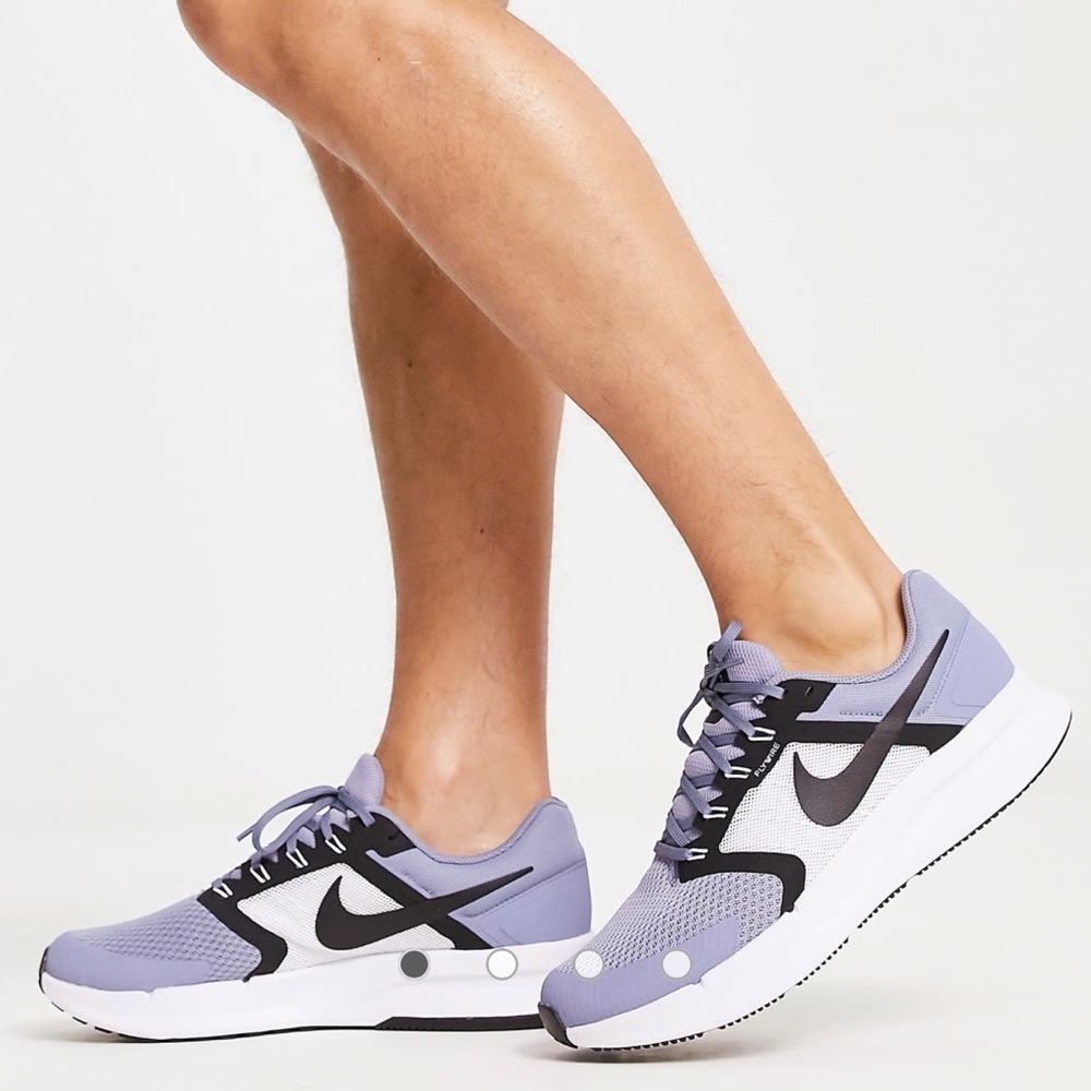 Nike Men's *retired* Run Swift 3 Sneakers